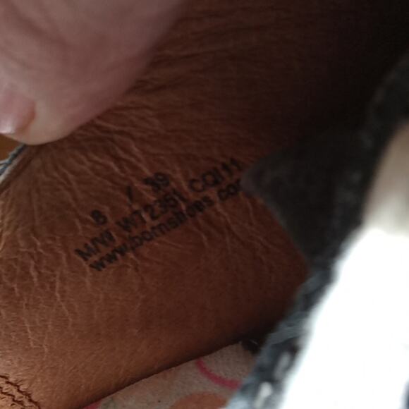 Born Womens Gray Leather Lace Up Low Top Round Toe Sneaker. Size 8 - Picture 8 of 8